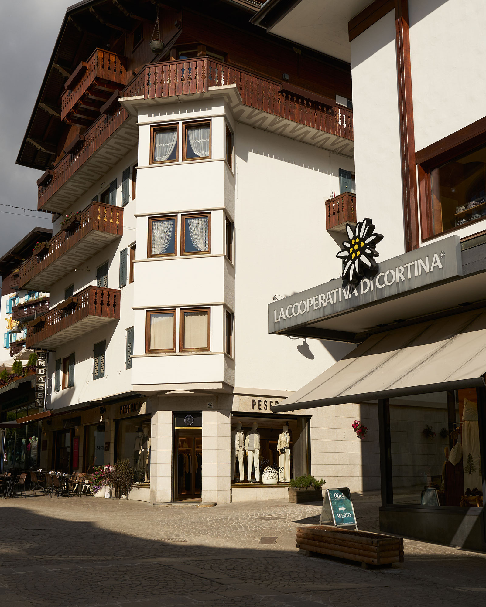 Exterior of La Cooperativa di Cortina featuring the new Harmont & Blaine corner.