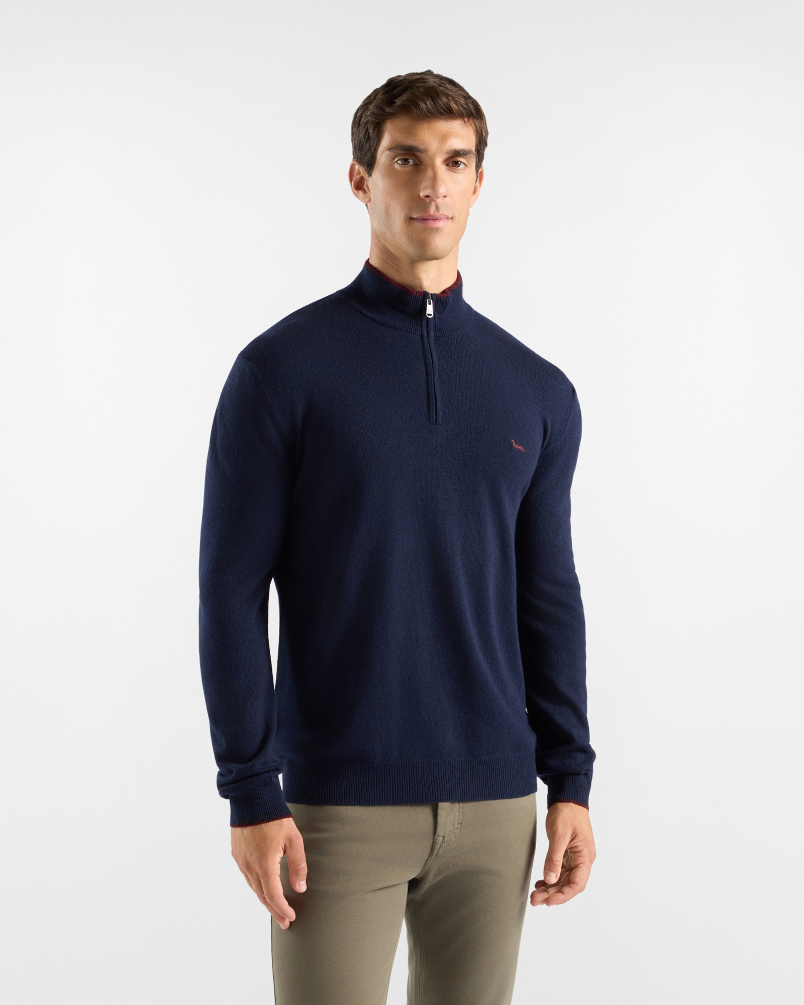 Herrenpullover mit hohem Half-Zip-Kragen aus Wollmischung in Blau mit regul&auml;rer Passform