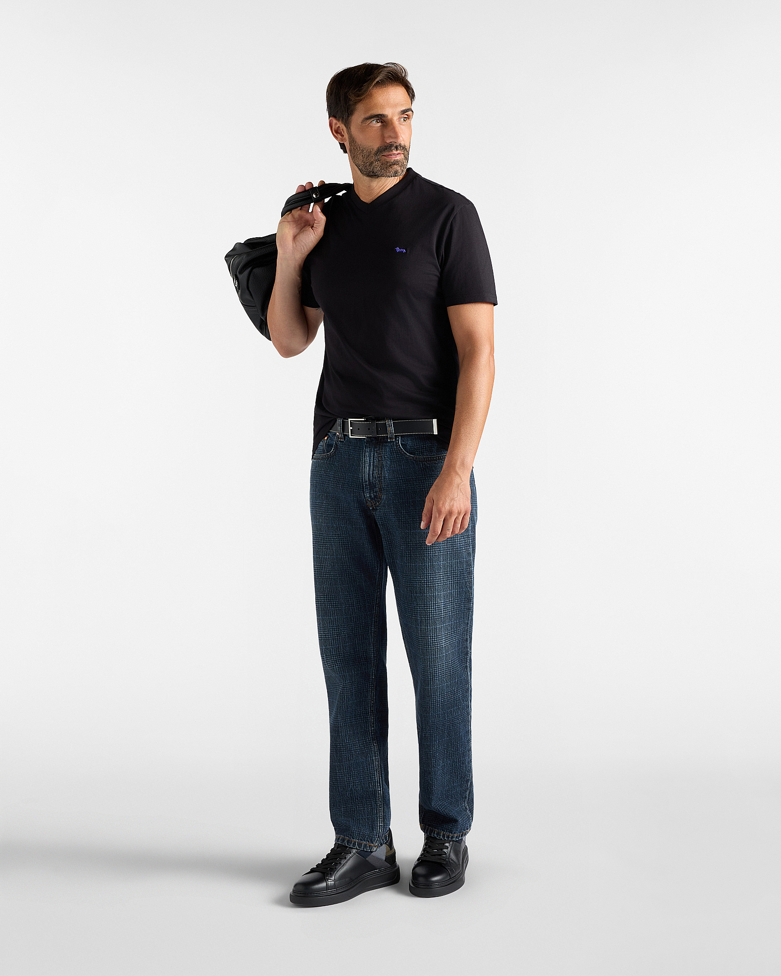 Camiseta de hombre con escote en V de 100 % puro algod&oacute;n corte regular, NEGRO, large