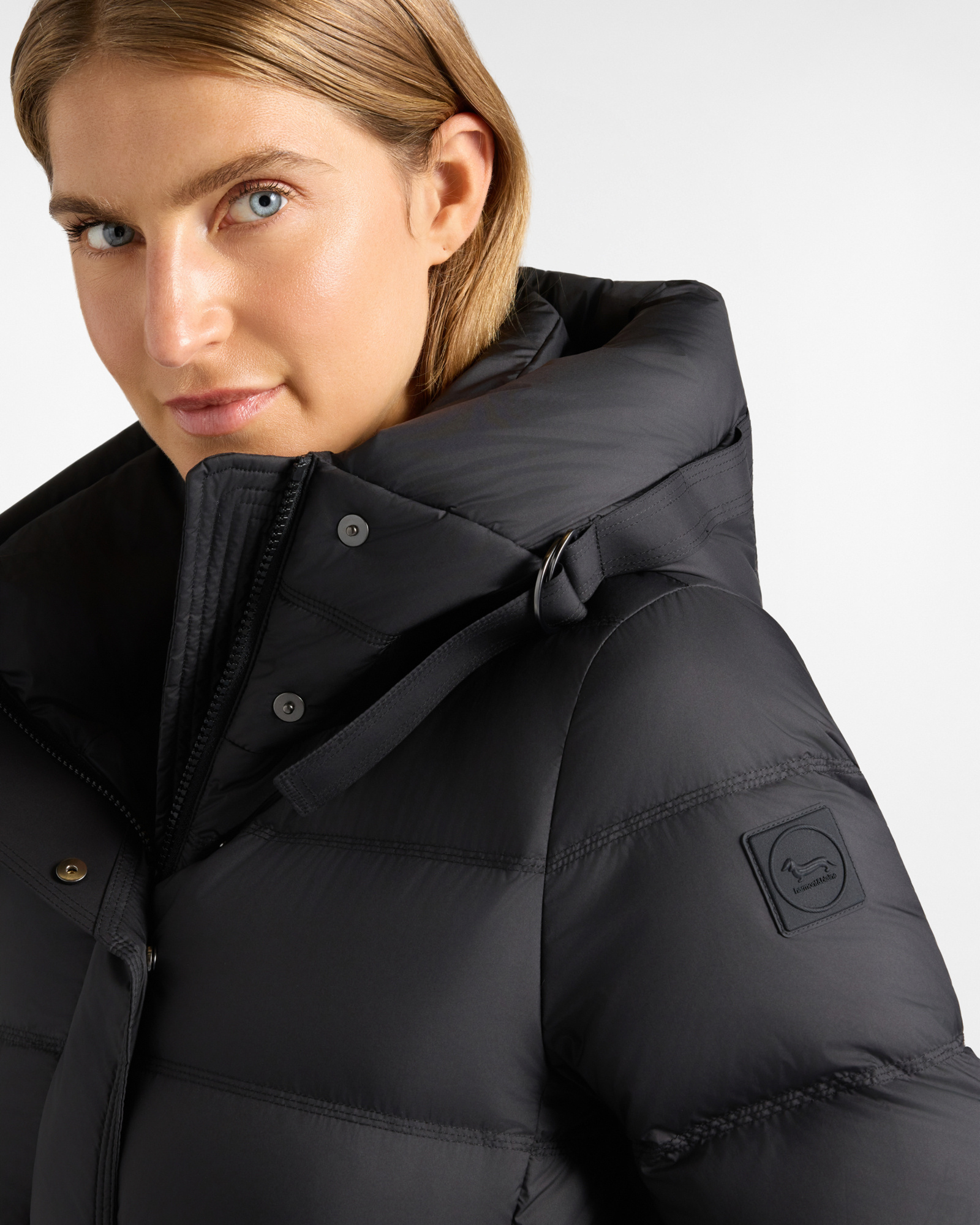 Chaqueta de plum&oacute;n para mujer con inserciones t&eacute;cnicas, NEGRO, large