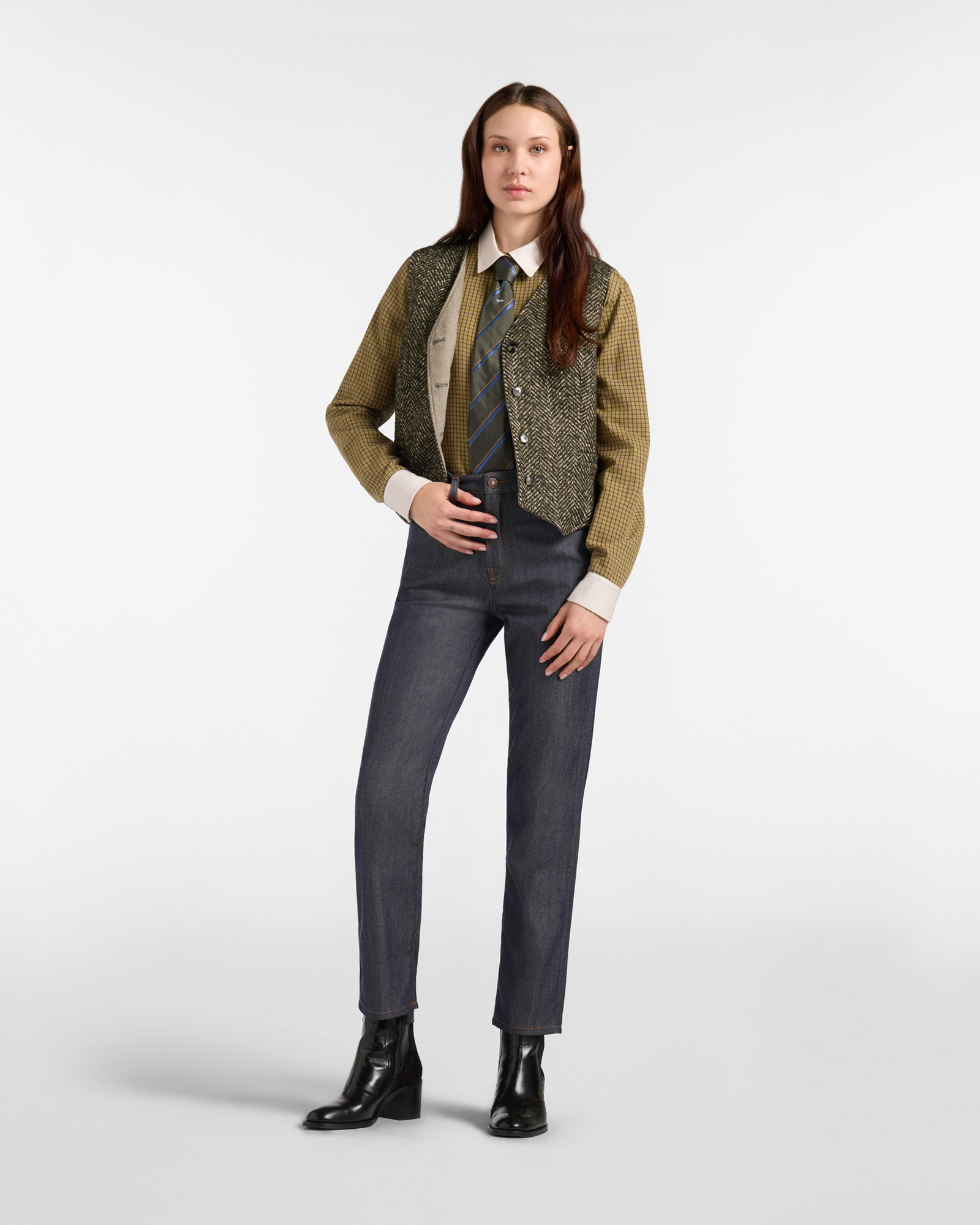 Women&rsquo;s slim-fit waistcoat from the &lsquo;Qualit&agrave; a Colori&rsquo; capsule collection in technical wool blend, SPORT GREEN, large