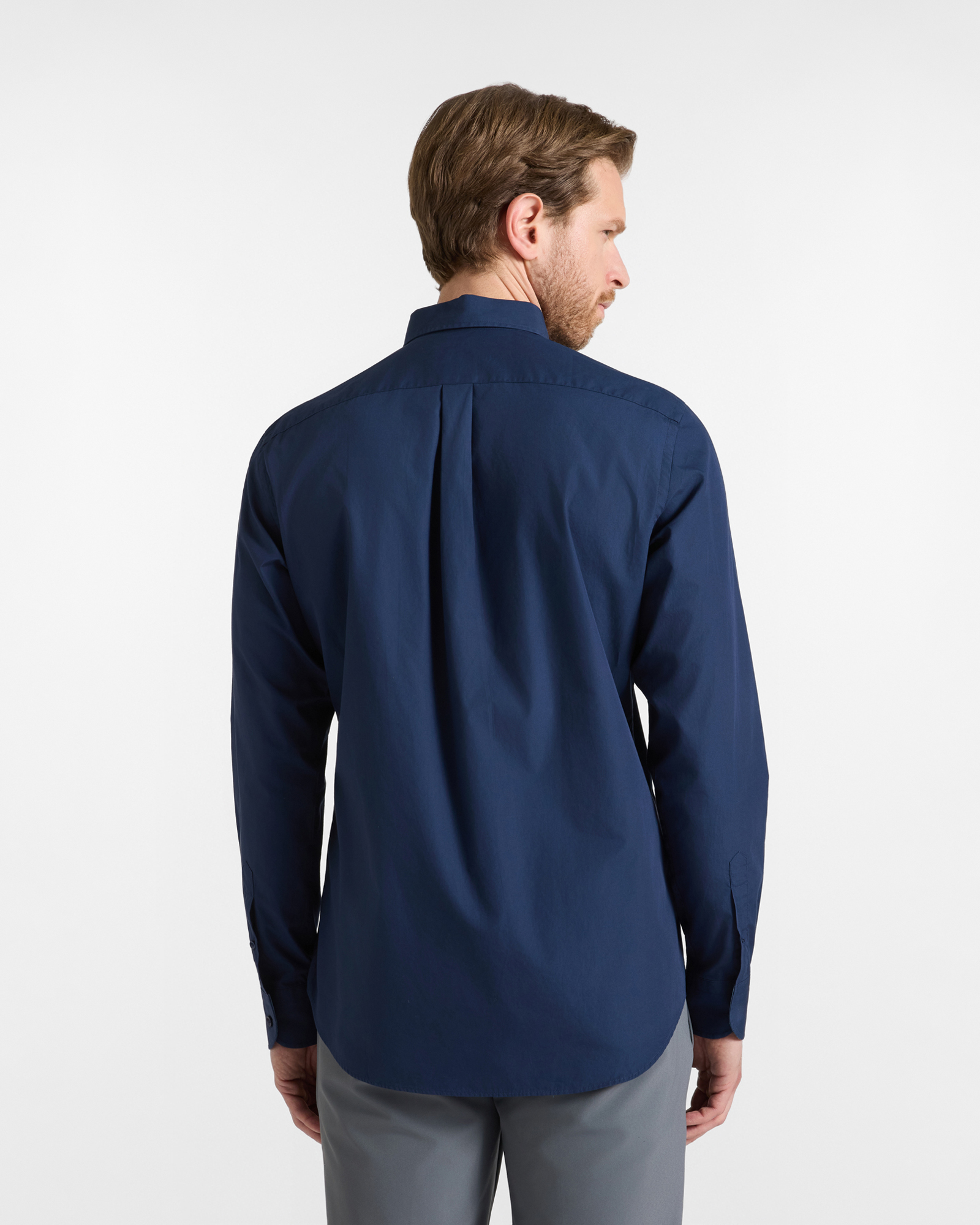 Camisa de hombre de corte regular en popel&iacute;n peach con detalles de denim, color azul, AZUL OSCURO, large
