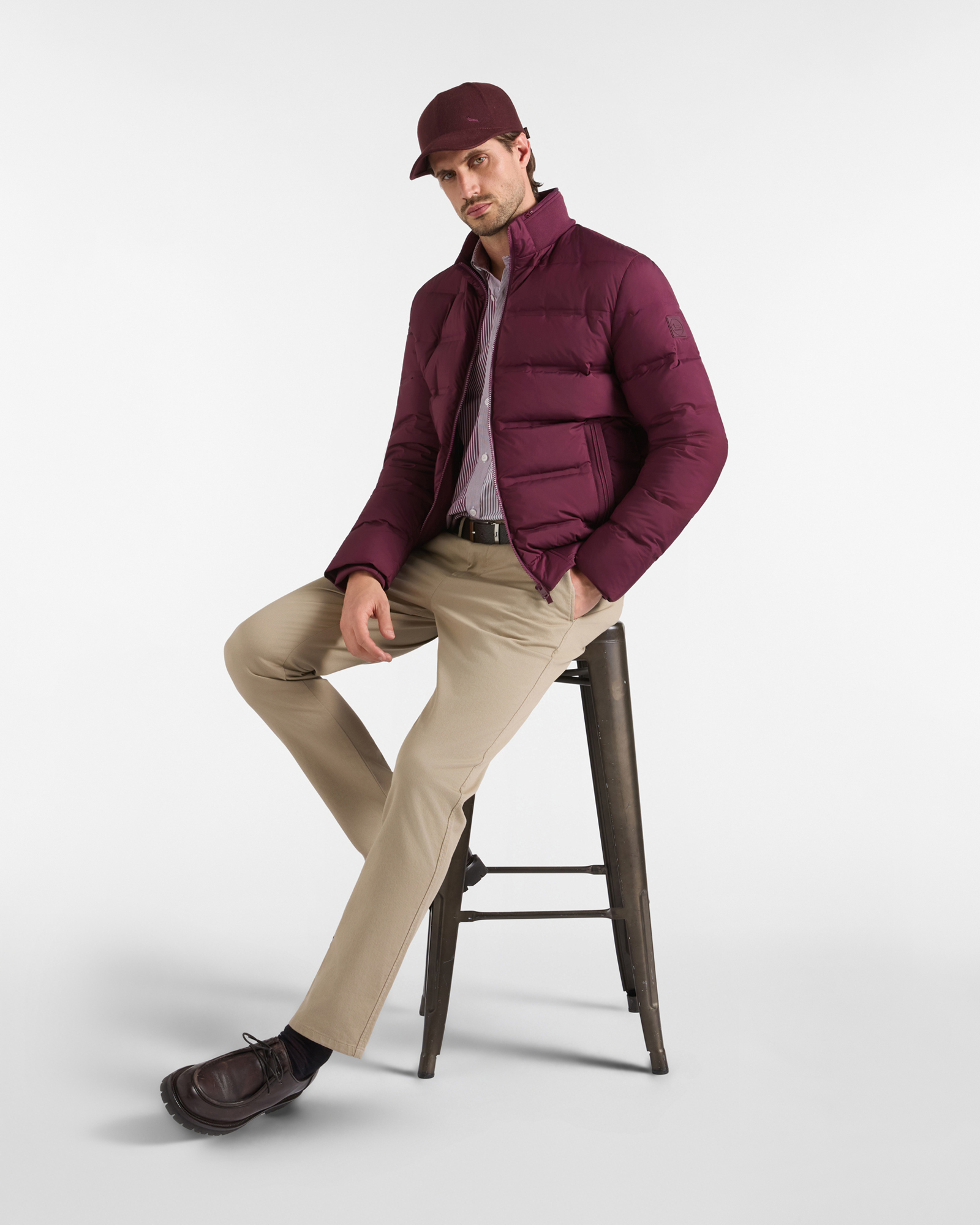 Bomber de hombre con cuello acanalado de tejido t&eacute;cnico, MORADO OSCURO, large