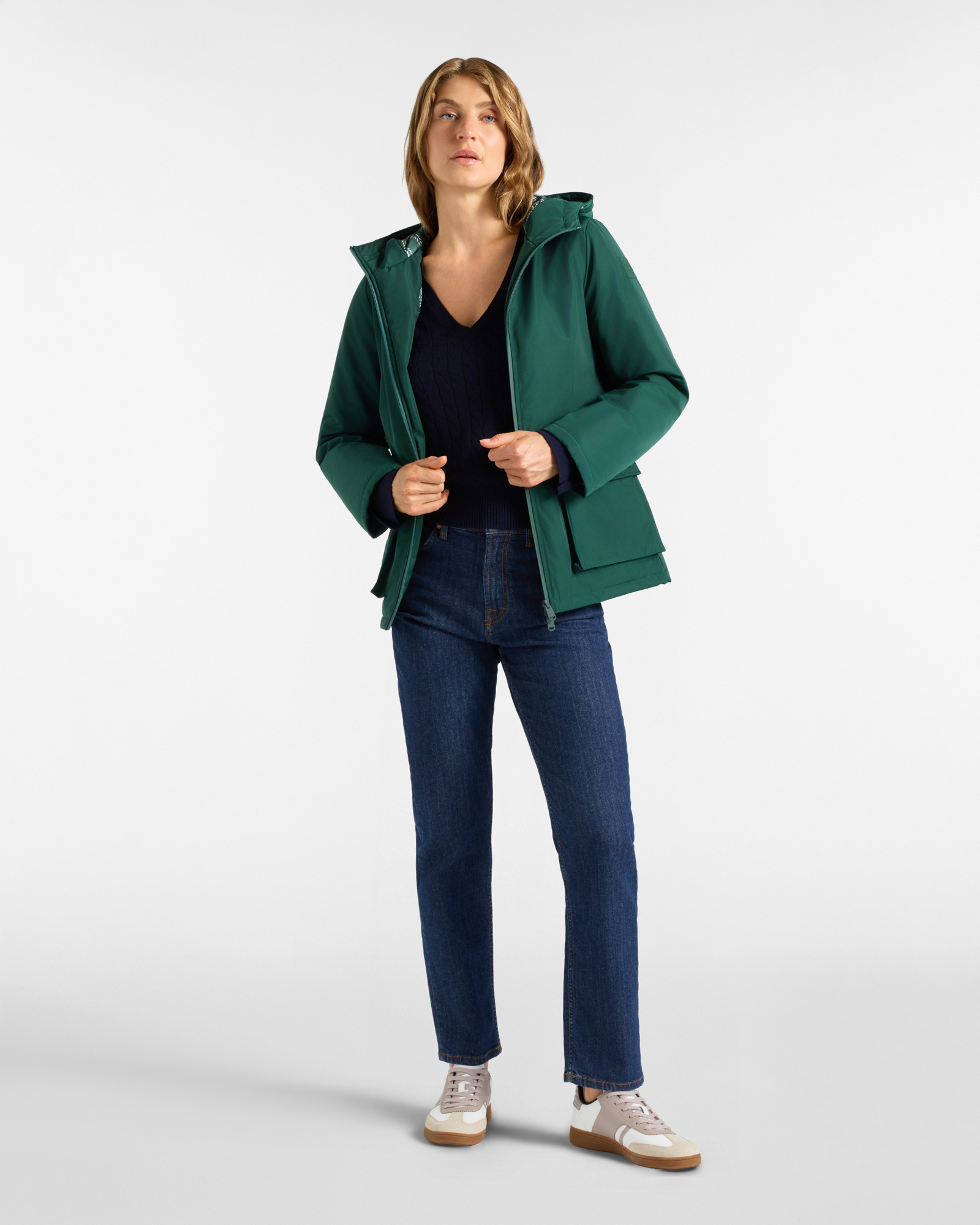 Chaqueta de mujer con capucha verde de nailon t&eacute;cnico, VERDE, large
