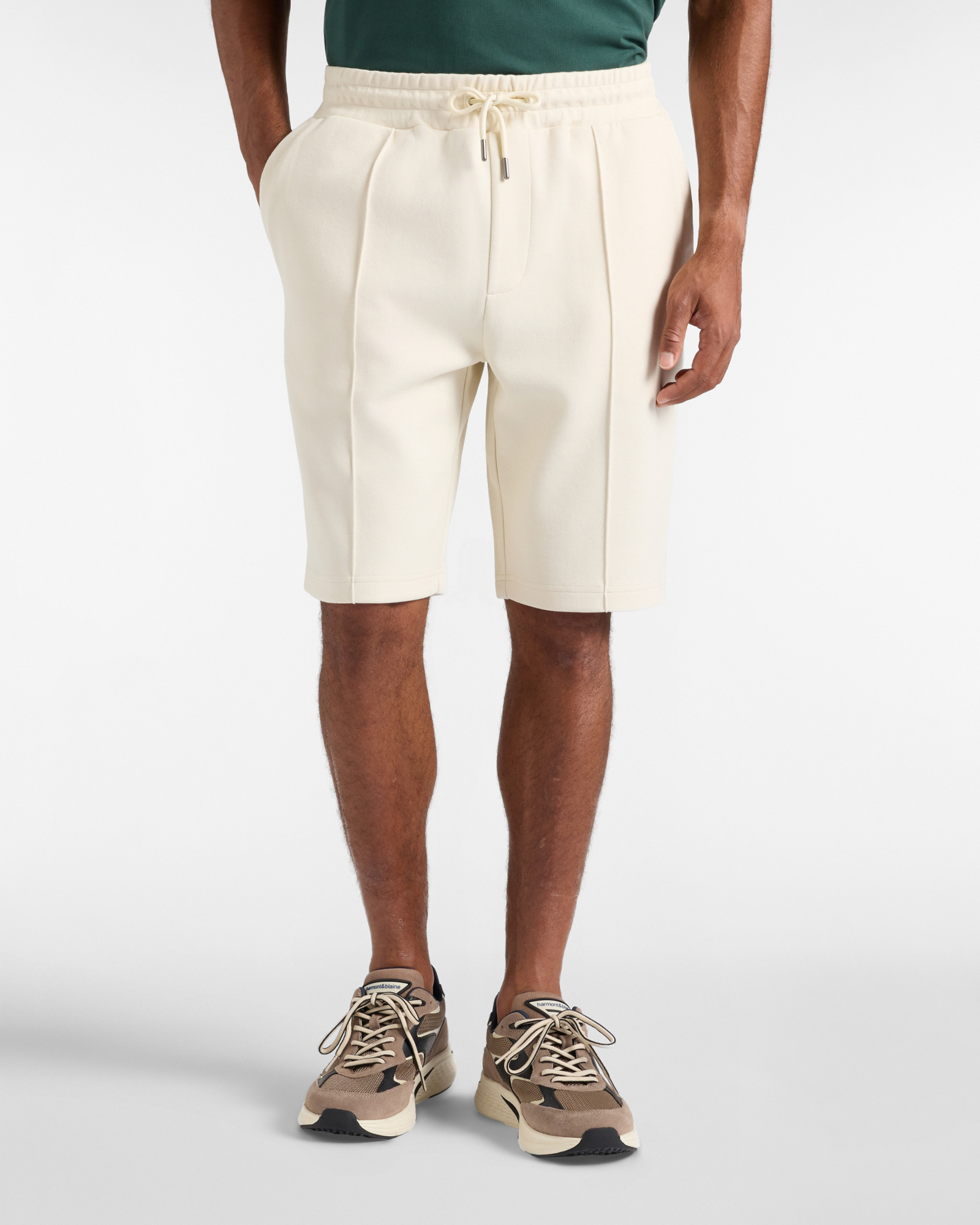 Men's beige piqu&eacute; fleece shorts with elasticated waist